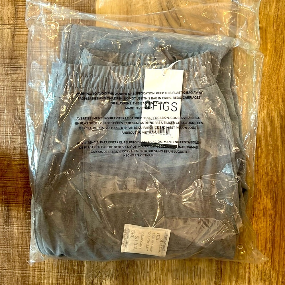 Figs yola skinny scrub pants - Dark Space Grey. Size XS petite length